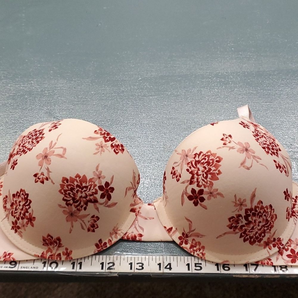 ADRIENNE VITTADINI, push up padded bra. Lovely fabric and floral print. S…